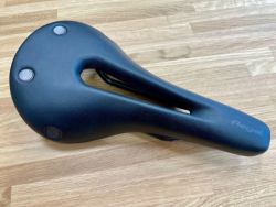 Sedlo San Marco Regal Short Open-fit Carbon Narrow 