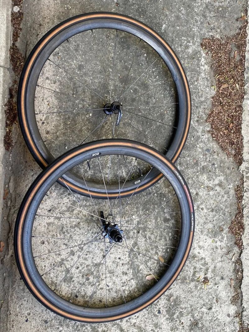 Karbonová kola Zipp 202