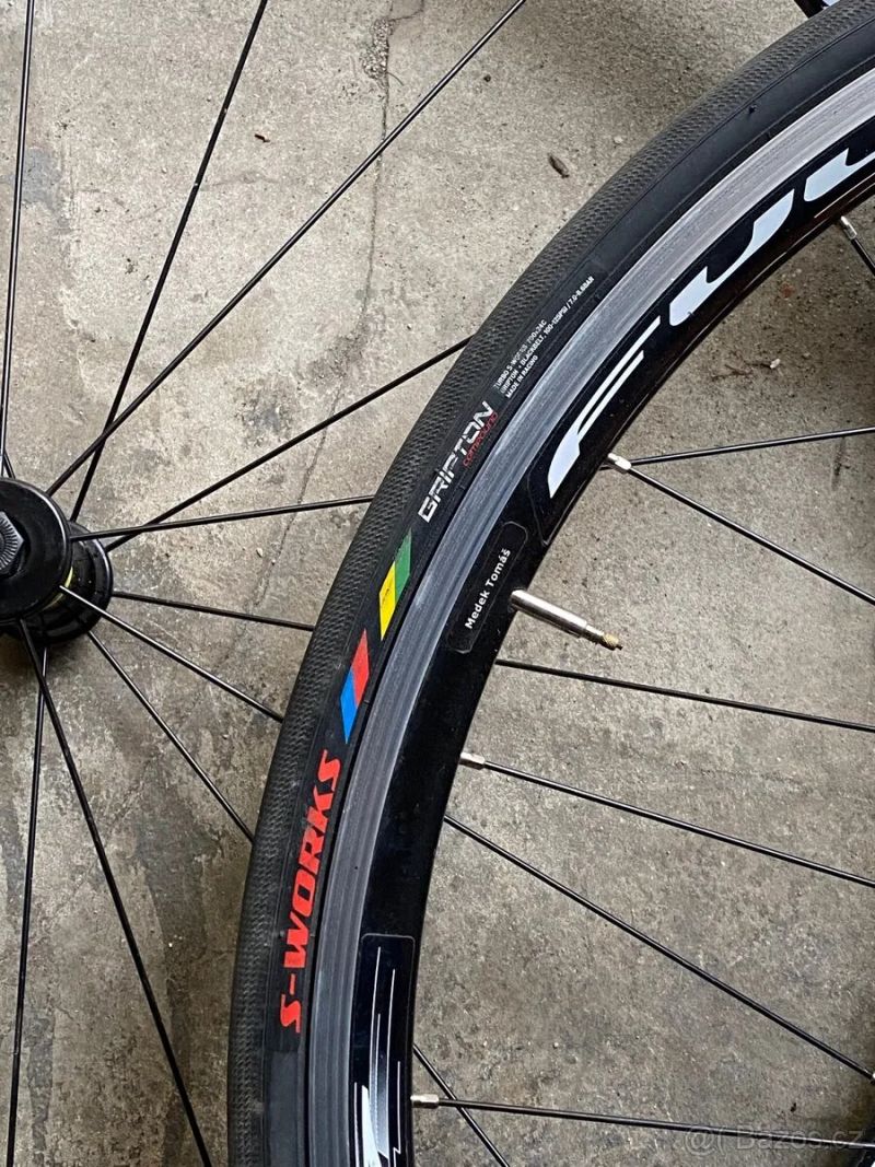 Fulcrum Racing 7 (zapletená kola), pláště Sworks