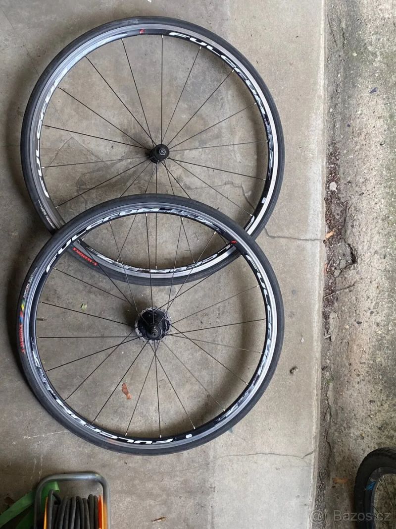 Fulcrum Racing 7 (zapletená kola), pláště Sworks