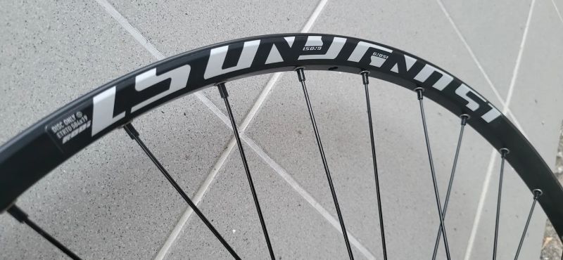 zapletená kola 27,5