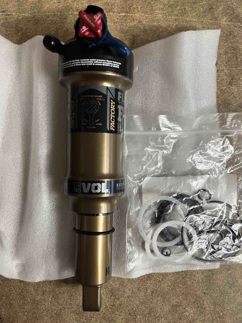 Tlumič FOX Float DPS Factory 190x45 