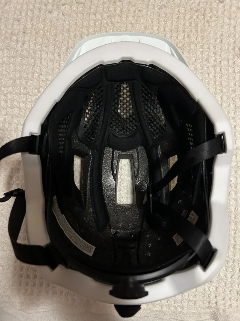 Trailová přilba R2 2.0