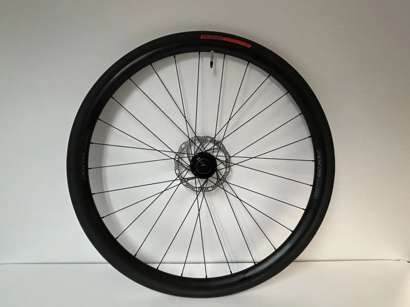 Nová zapletená kola Axis Sport Disc s kotouči a plášti 