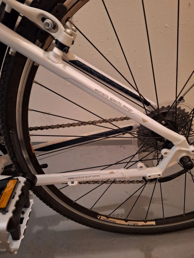 Dámské krosové/trekové kolo Trek Neko S WSD