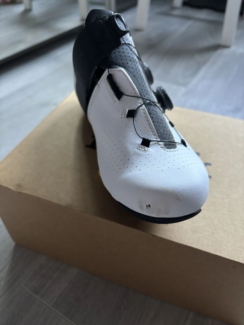 Silniční tretry Fizik Carbon vento 42,5