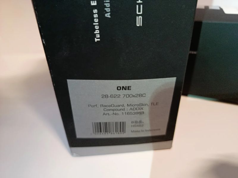 Schwalbe One TLE 700x28C – téměř nové pláště (Tubeless Easy)