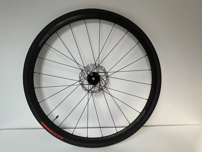 Nová zapletená kola Axis Sport Disc s kotouči a plášti