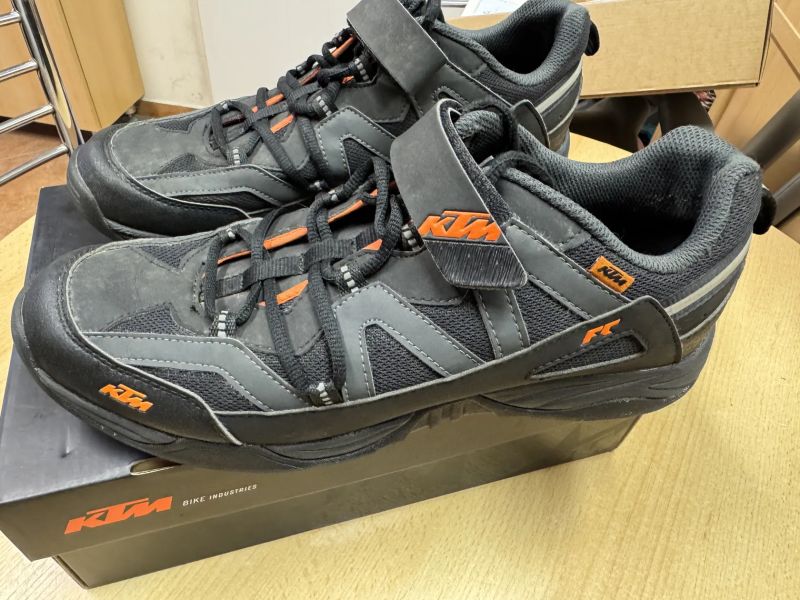 Cyklistické boty KTM MTB