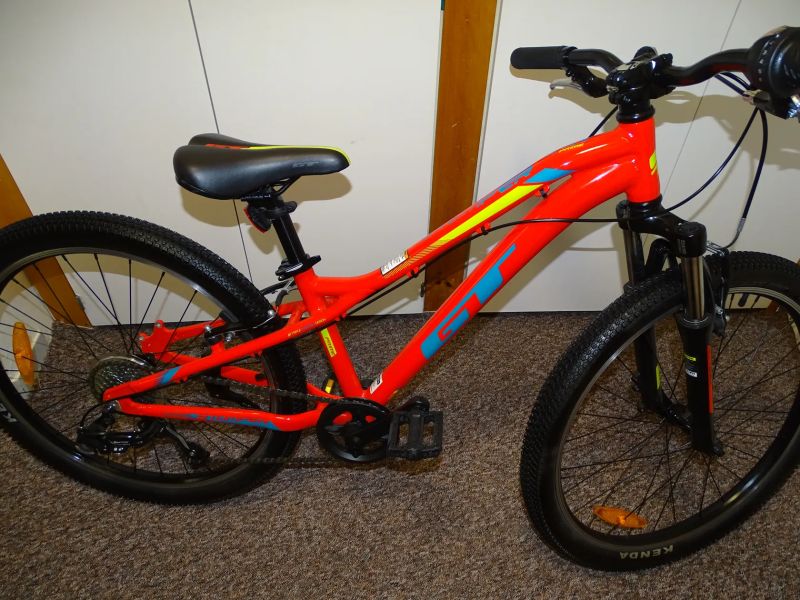 GT Stomper Prime 24" Jako Nové, Vhodné i jako dárek