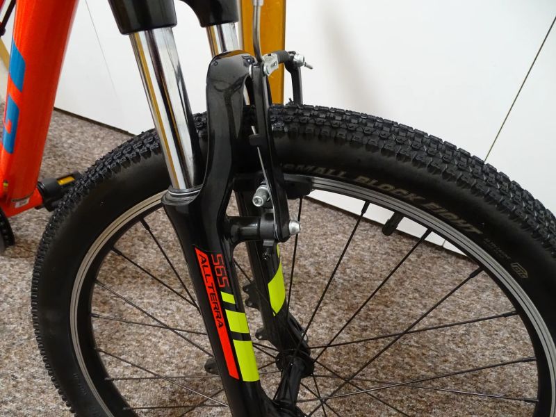 GT Stomper Prime 24" Jako Nové, Vhodné i jako dárek