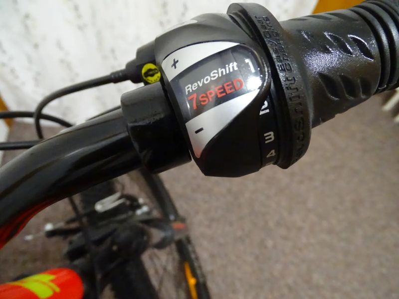 GT Stomper Prime 24" Jako Nové, Vhodné i jako dárek