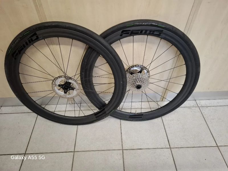 silniční karbonová kola FFWD