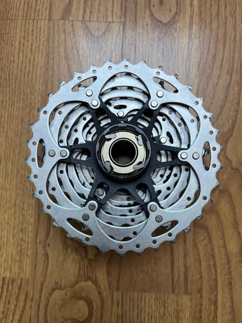 Prodám kazetu včetně ořechu