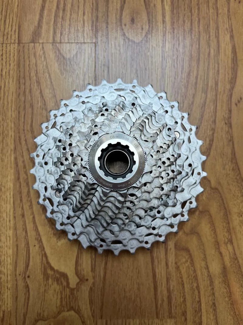 Prodám kazetu včetně ořechu