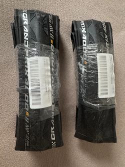 Prodám 2 ks silničních plášťů Continental GP 4000s 23 mm