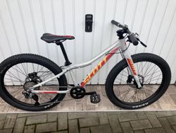 SCOTT 24 DISK STAVBA