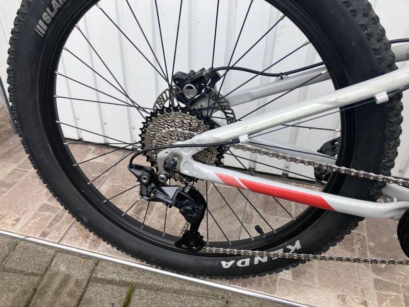 SCOTT 24 DISK STAVBA