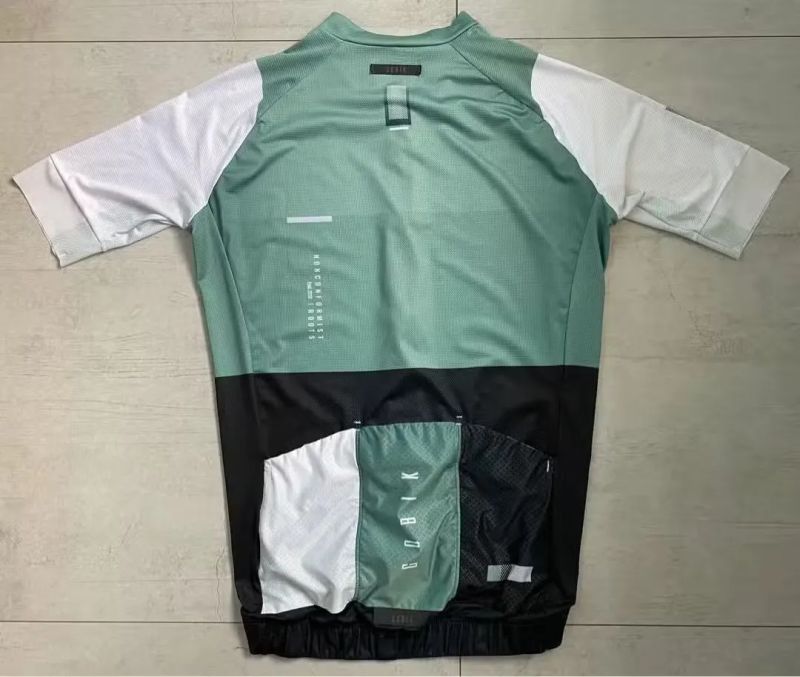 Dresy Gobik velikost XL