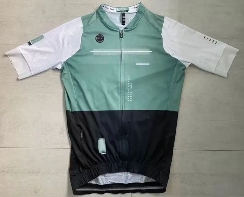 Dresy Gobik velikost XL