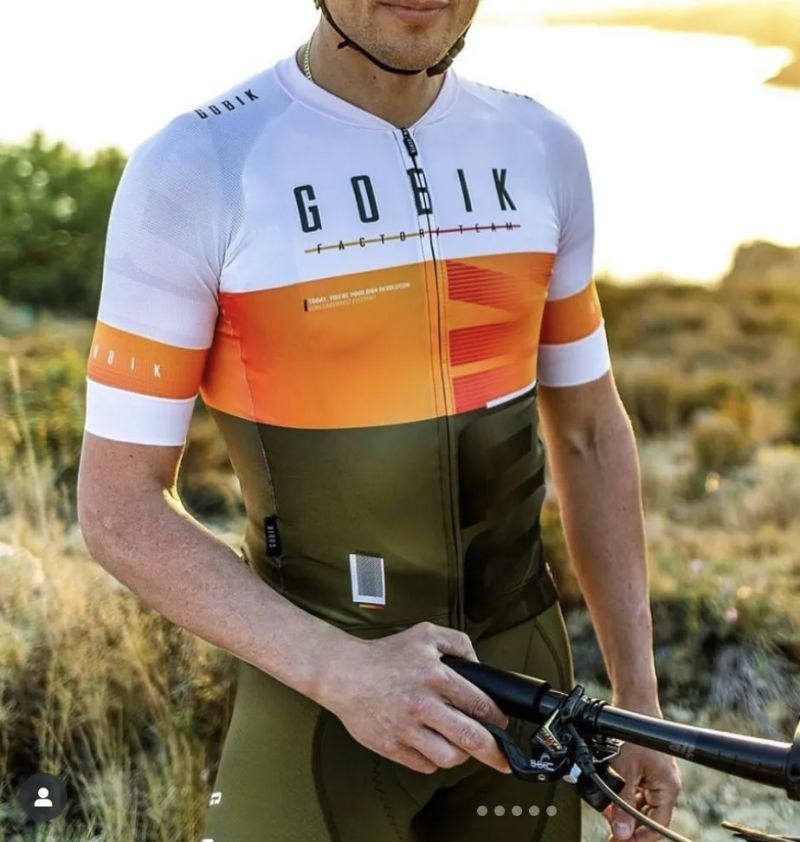 Dresy Gobik velikost XL