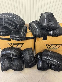 Vee Tire Co - nové pneumatiky, 27,5" a 29"
