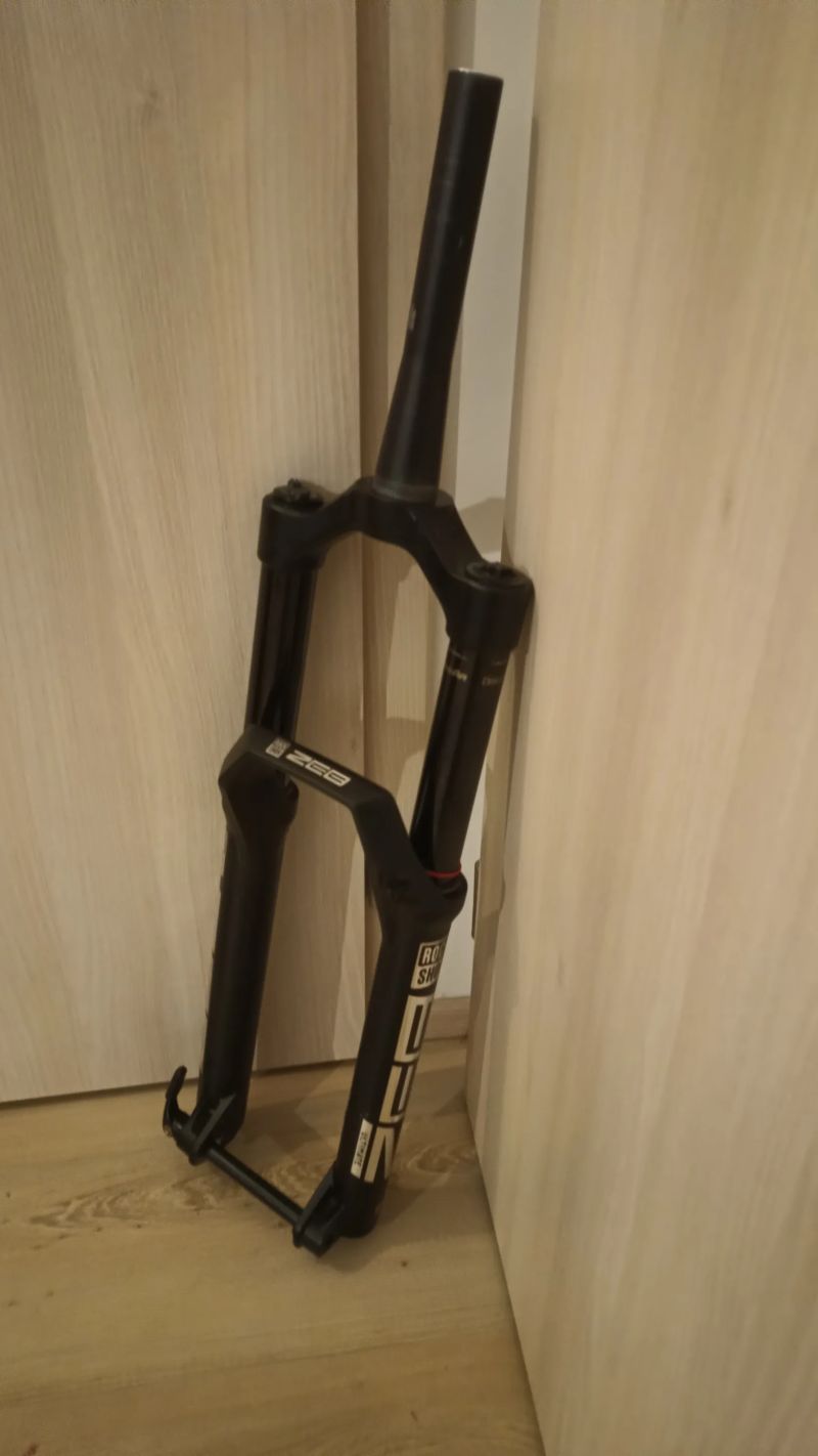 *Nová* Vidlice Rockshox ZEB select + blatnicek