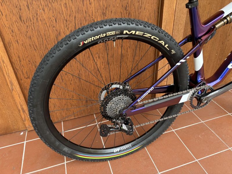 CANYON LUX CFR, vel. M - 455 mm - zakázková stavba - SHIMANO XTR 1 x 12 / FOX - mírně použité