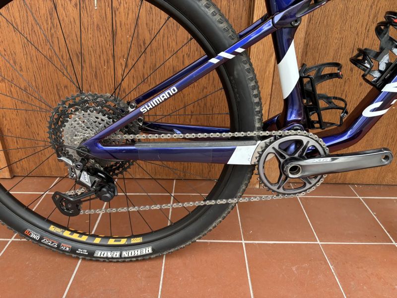 CANYON LUX CFR, vel. S - 415 mm - zakázková stavba - SHIMANO XTR 1 x 12 / FOX - mírně použité