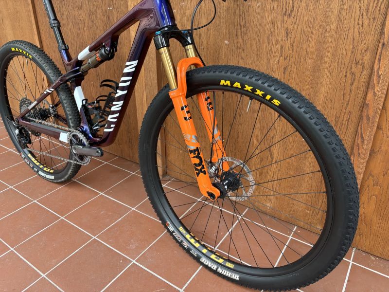 CANYON LUX CFR, vel. S - 415 mm - zakázková stavba - SHIMANO XTR 1 x 12 / FOX - mírně použité