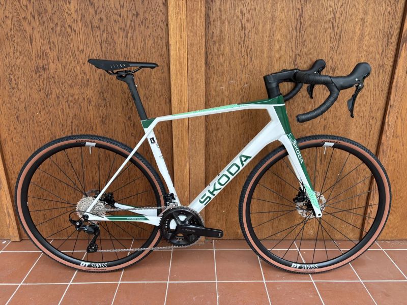 SUPERIOR X-ROAD 9.3 - ŠKODA - karbonový speciál - SHIMANO 2 x 12 - vel. 56 cm (L) - NOVÉ