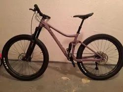 LIV (Giant) Embolden 2 ve velikosti S (158-169cm)