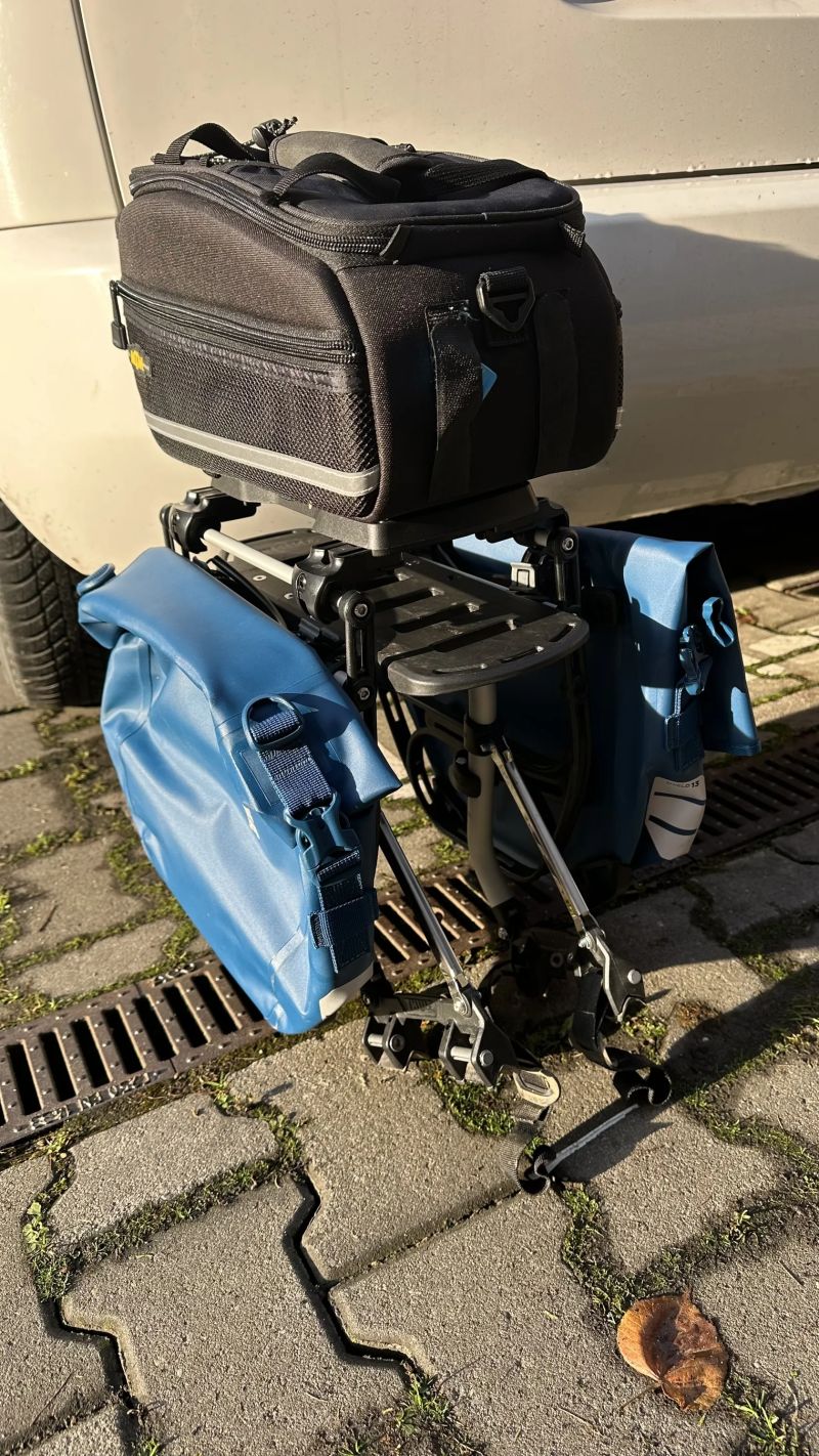 Nosič a brašny .Thule