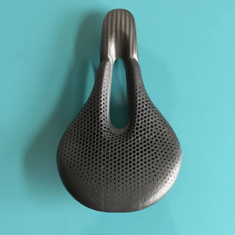 Ginger PRTN 3D – karbonové sedlo 151 mm, pouze 95 gramů