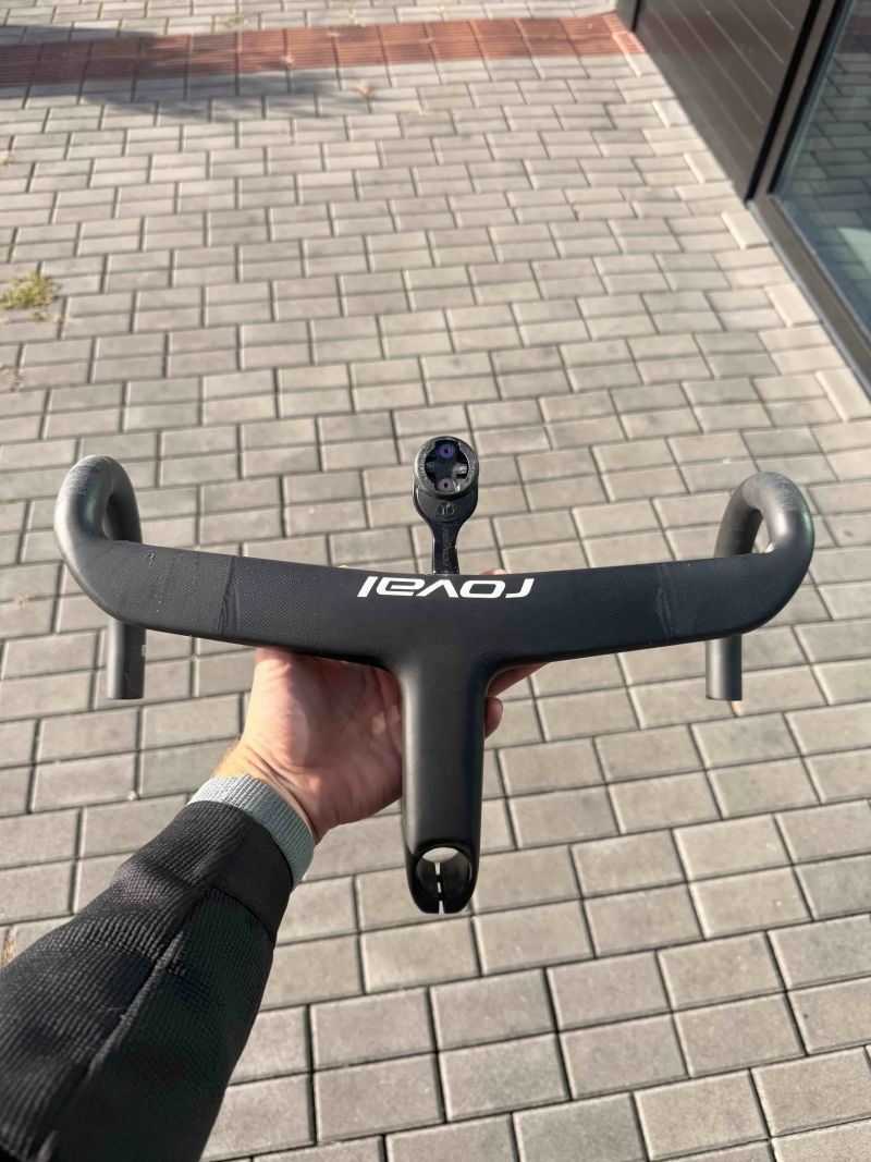 Karbonový kokpit Specialized Roval Rapide cockpit 400x135mm