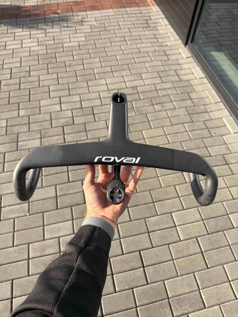 Karbonový kokpit Specialized Roval Rapide cockpit 400x135mm