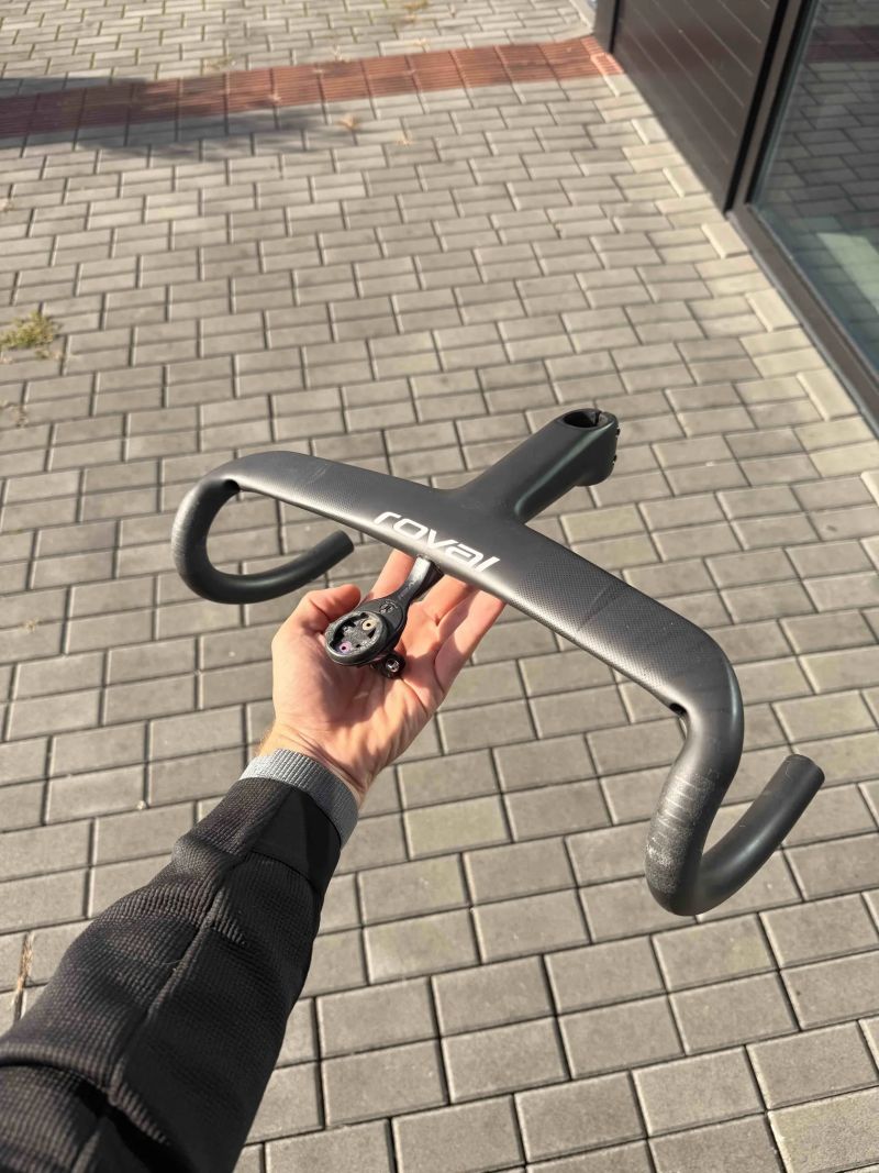 Karbonový kokpit Specialized Roval Rapide cockpit 400x135mm