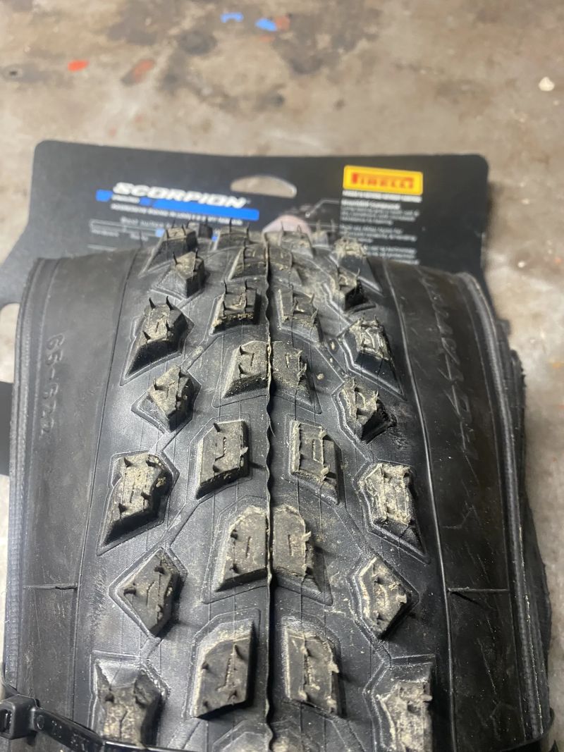 Pirelli Scorpion Enduro S - Pirelli Scorpion Enduro R