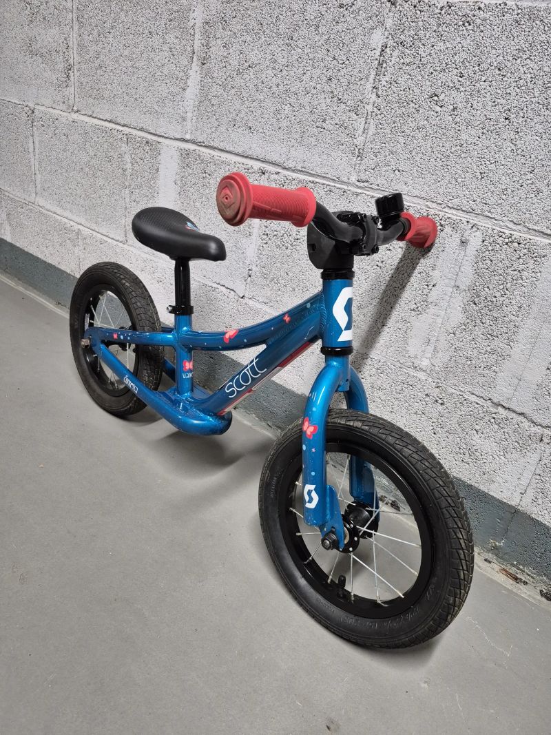 Scott Scott Contessa Walker 12"