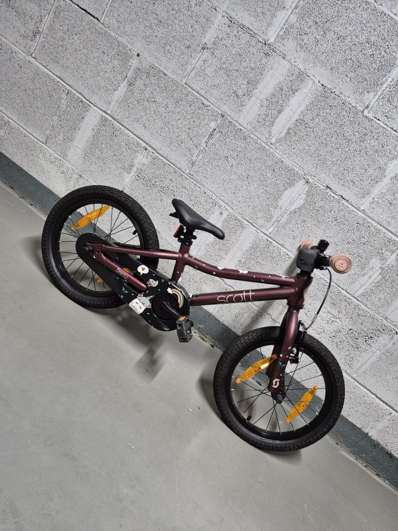 Scott Scott Contessa 16"