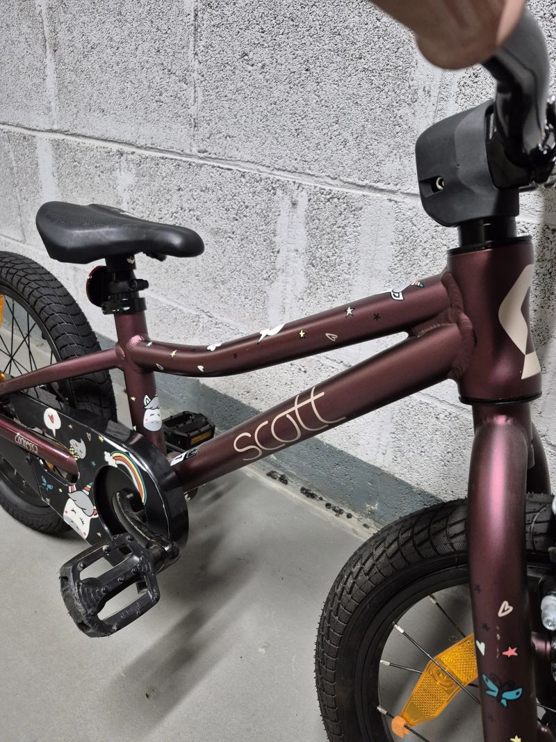 Scott Scott Contessa 16"