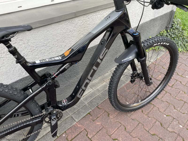 Focus Jam 8.8 - KARBON