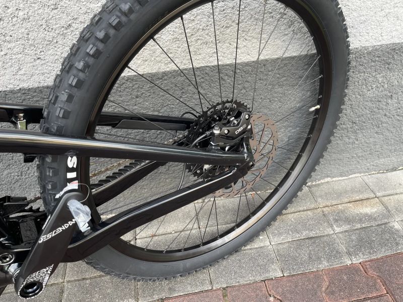 Focus Jam 8.8 - KARBON