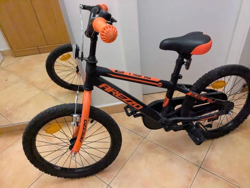 Arezzo Bubu 18" 2020