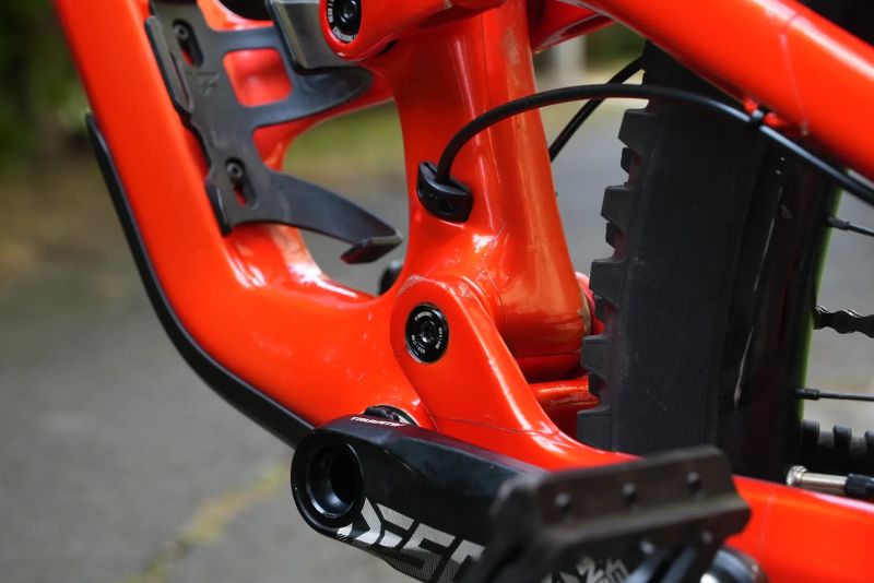YT Industries Capra Lava red MK3