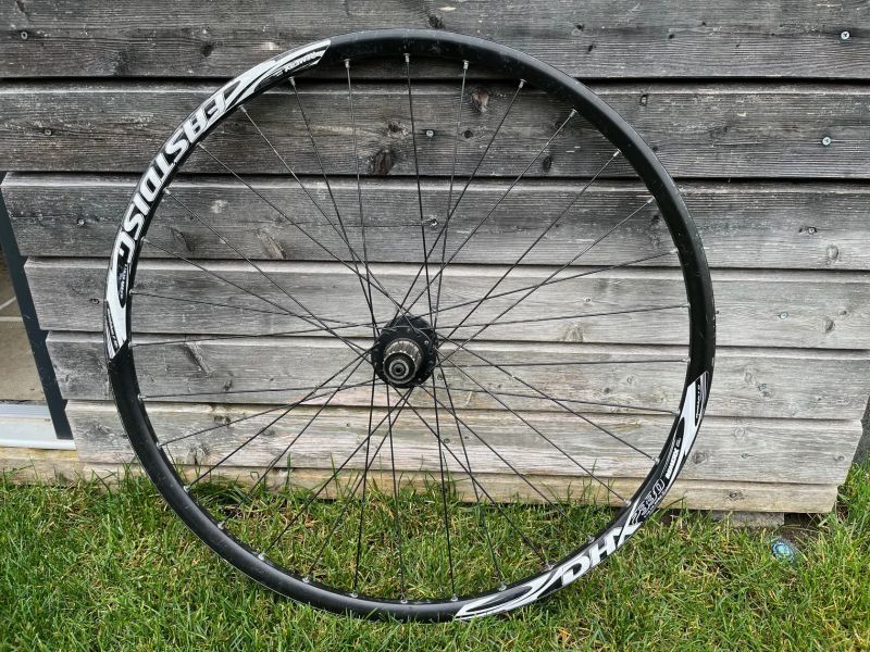 Zapletená kola na rychloupínák