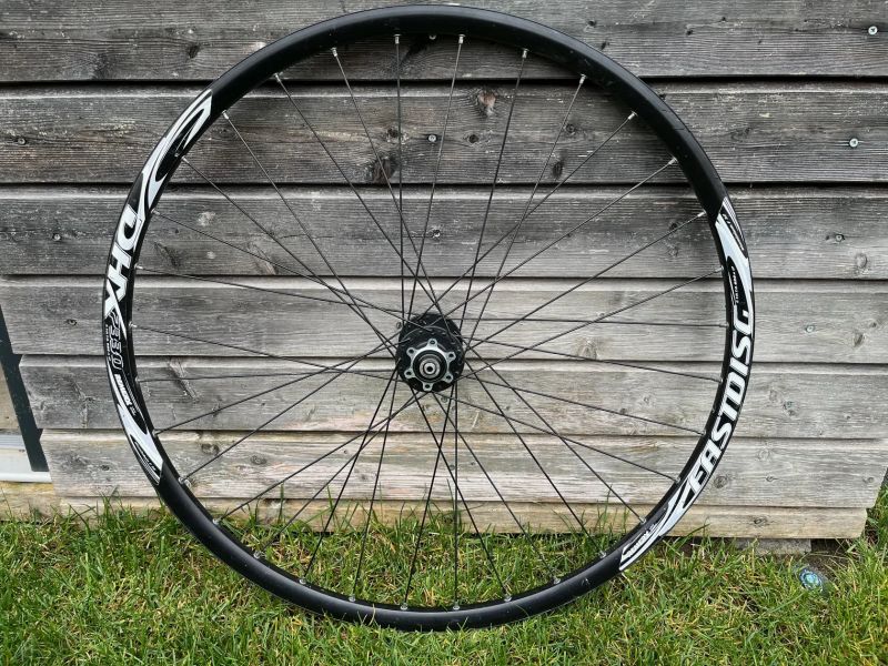 Zapletená kola na rychloupínák