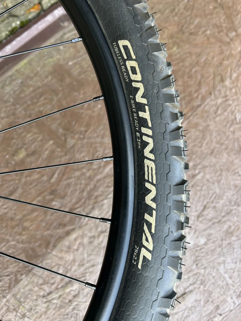 Prodám Alu horské kolo 29 ´´Devron Riddle, komplet shimano, hydraulicé brzdy i vidlice 140 mm,