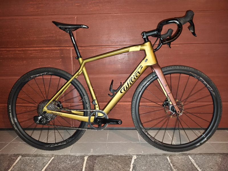 Karbonový gravel Wilier Jena, Sram Rival AXS, velikost L