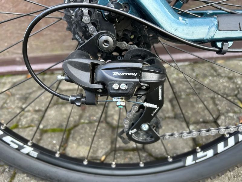 Prodám jako nové najeto max. 80 km, dámské horské kolo Ghost 27,5´´ koplet Shimano